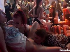 Private Lesben-Orgie im Sexclub